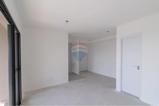 Imagem Apartamento NOVO, 2 suítes, 200 metros do Metro