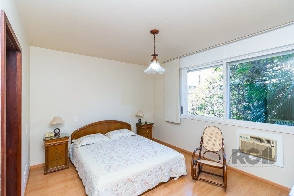 Imagem Vende-se amplo apartamento 3 quartos c/ suíte, 2 vagas, living com sacada e vista - 139m² - Auxiliadora
