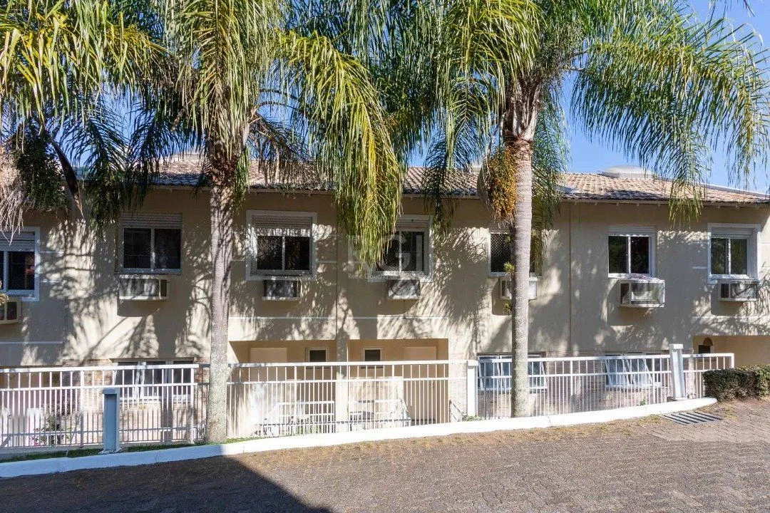 Imagem Casa Condominio para Venda - 245.29m², 3 dormitórios, sendo 1 suites, 2 vagas - Pedra Redonda
