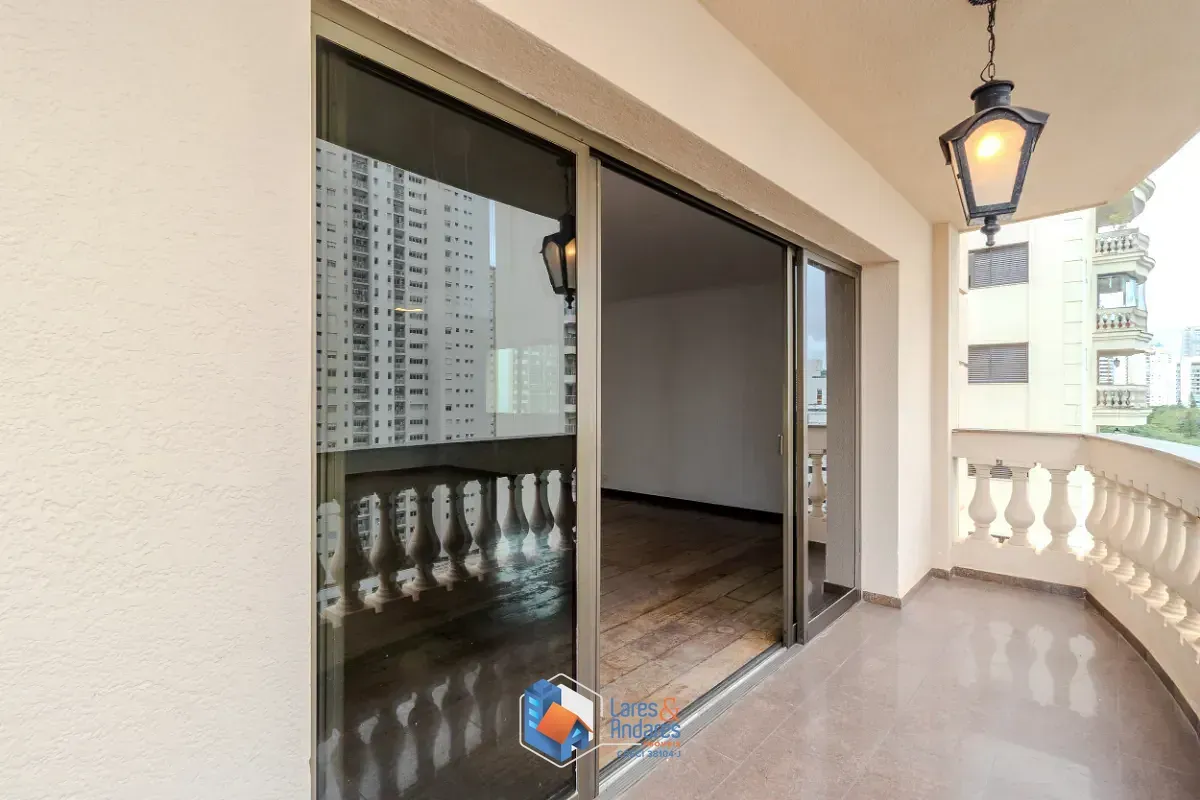 Imagem Apartamento para venda em Campo Belo com 5 quartos, sendo 2 suítes, 210m²