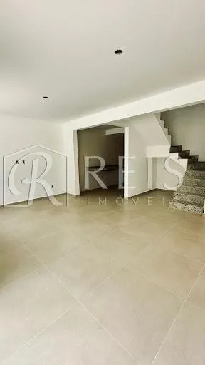 Imagem Casa para Venda em Rio das Ostras, Recreio, 2 dormitórios, 2 suítes, 4 banheiros, 2 vagas