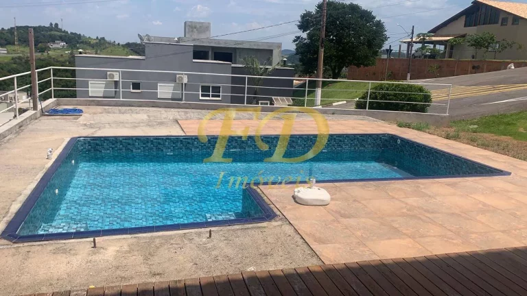 Imagem Aconchegante Casa em Condomínio Fechado.