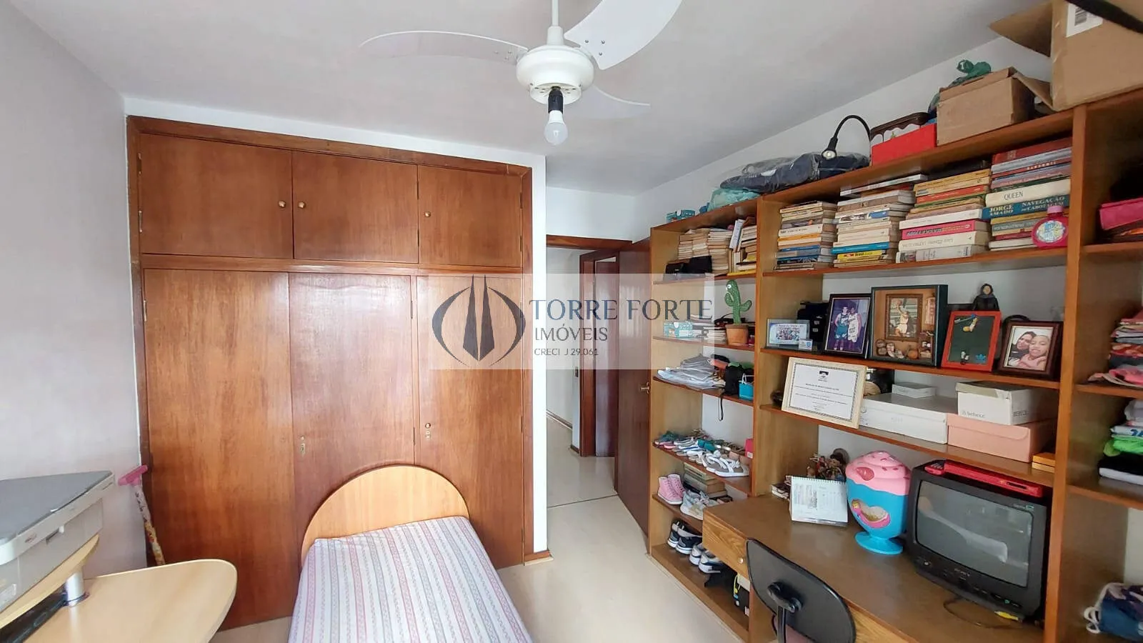 Imagem Lindo apartamento com 4 dormitórios, varanda e 2 vagas em Moema