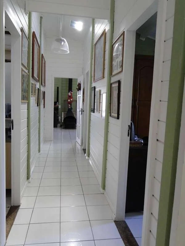 Imagem Casa com 4 Quartos à Venda, 250 m² em Várzea - Teresópolis