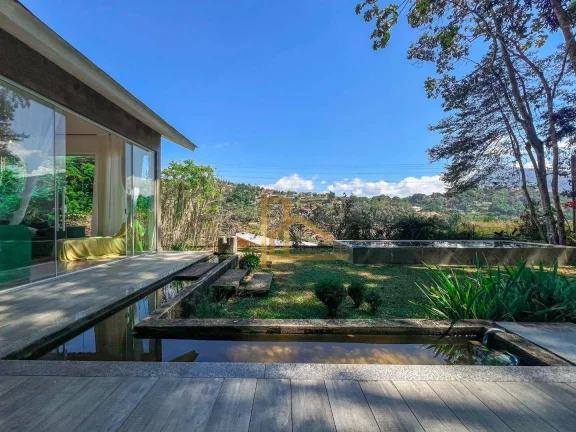 Foto do imóvel Casa Linear com 3 quartos com terreno plano e lazer privativo.
