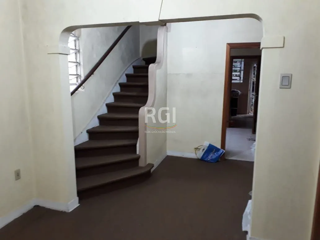 Imagem Casa para Venda - 415.8m², 5 dormitórios, 3 vagas - Menino Deus