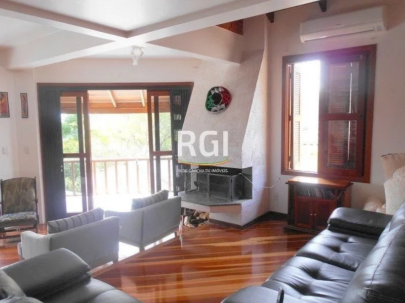 Imagem Casa para Venda - 430m², 3 dormitórios, sendo 1 suites, 2 vagas - Vila Nova