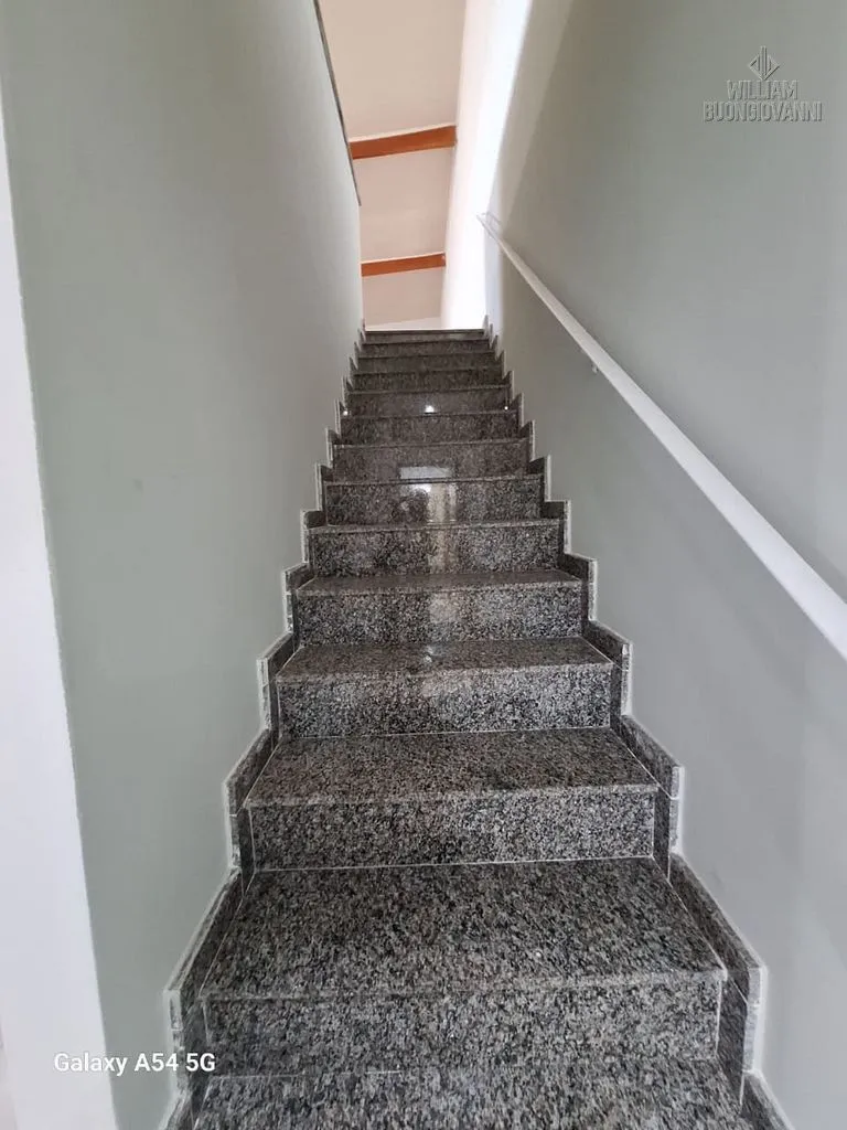 Imagem Casa sobreposta alta 4 dormitórios sendo 1 suíte TUDE BASTOS