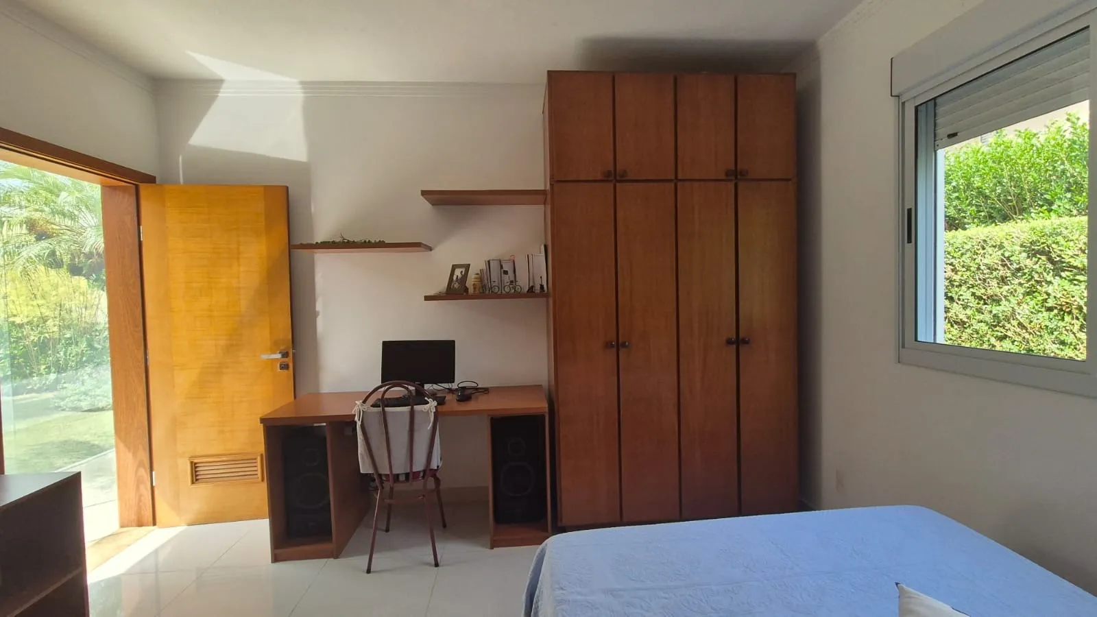Imagem Casa de Condomínio com 3 Quartos e 4 banheiros à Venda, 448 m² por R$ 3.900.
