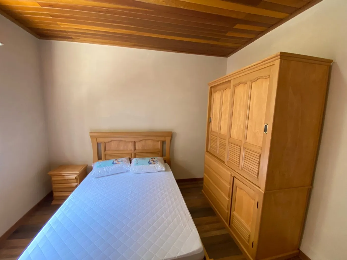 Imagem Casa em Condomínio para Venda em Teresópolis / RJ no bairro Granja Guarani