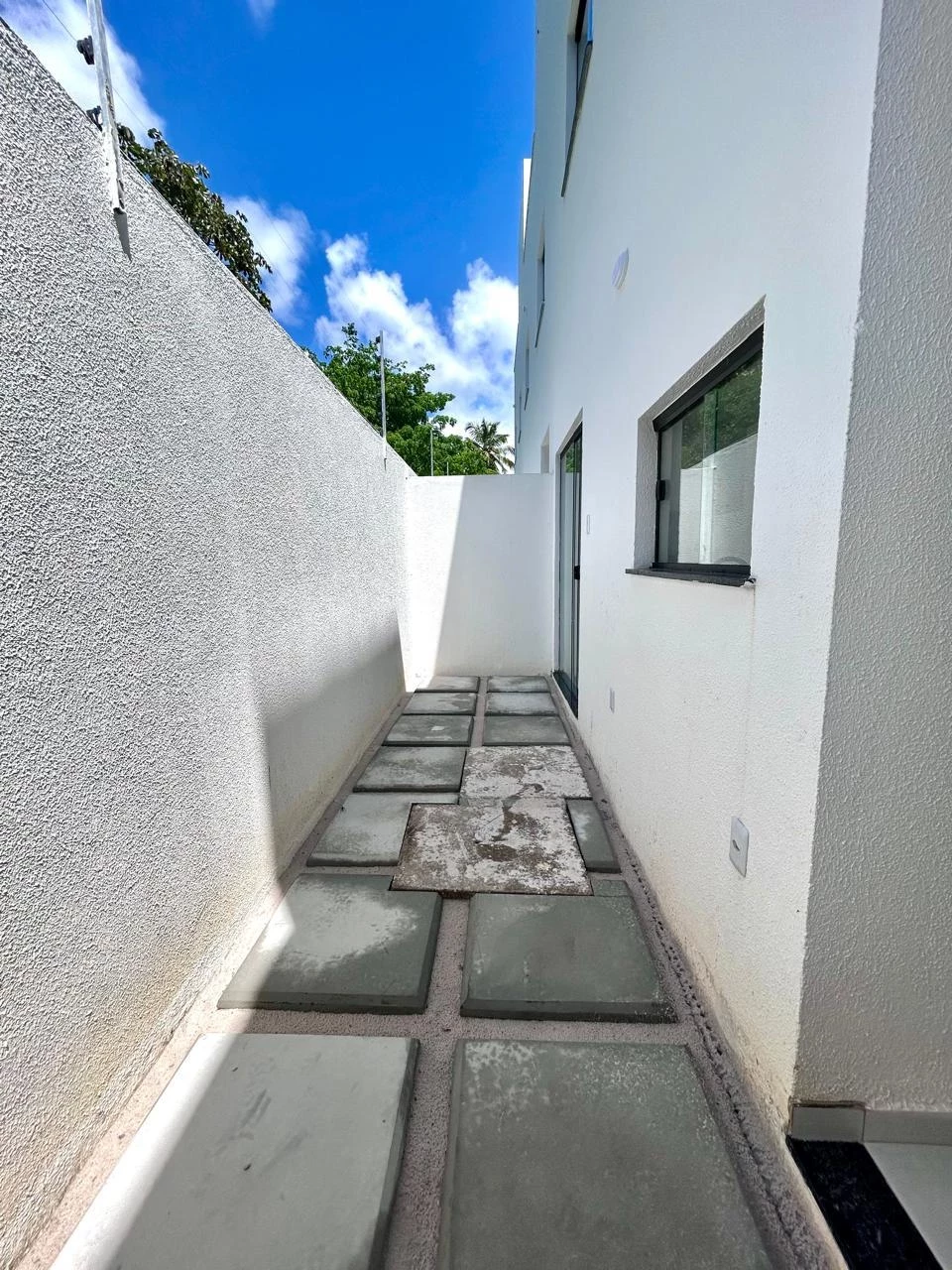 Foto do imóvel: Casa de Condomínio com 3 Quartos para Alugar, 110 m² em Bela Vista - Camaçari