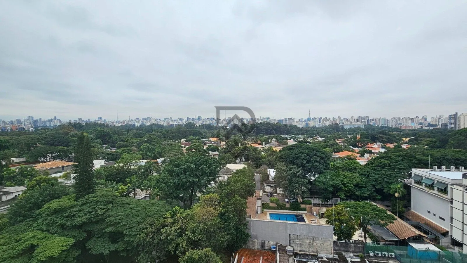 Imagem Apartamento Condomínio Oscar Ibirapuera, andar alto vista livre
