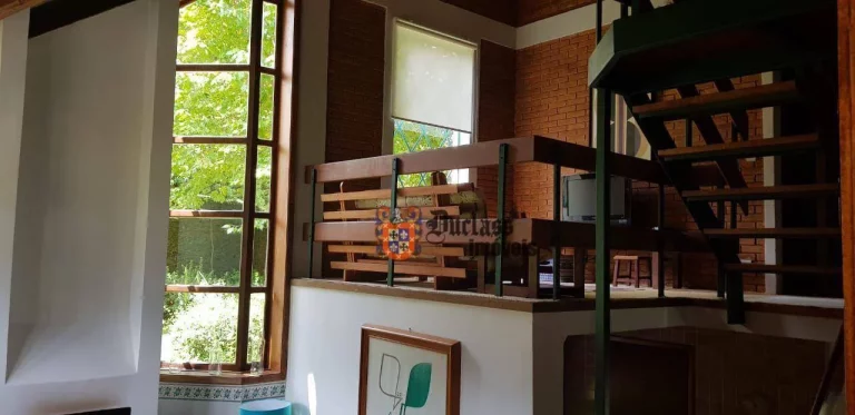 Imagem Sobrado com 3 dormitórios à venda, 145 m² por R$ 1.200.000,00 - Vale Encantado - Campos do Jordão/SP