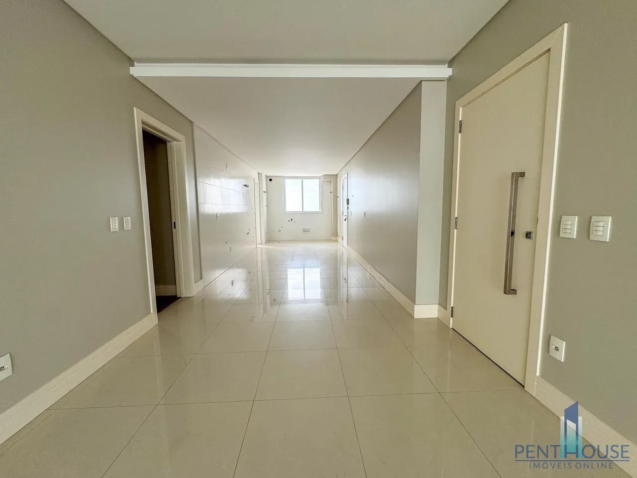 Imagem Apartamento Quadra Mar para Venda em Balneário Camboriú, CENTRO, 3 dormitórios, 3 suítes, 4 banheiros, 3 vagas