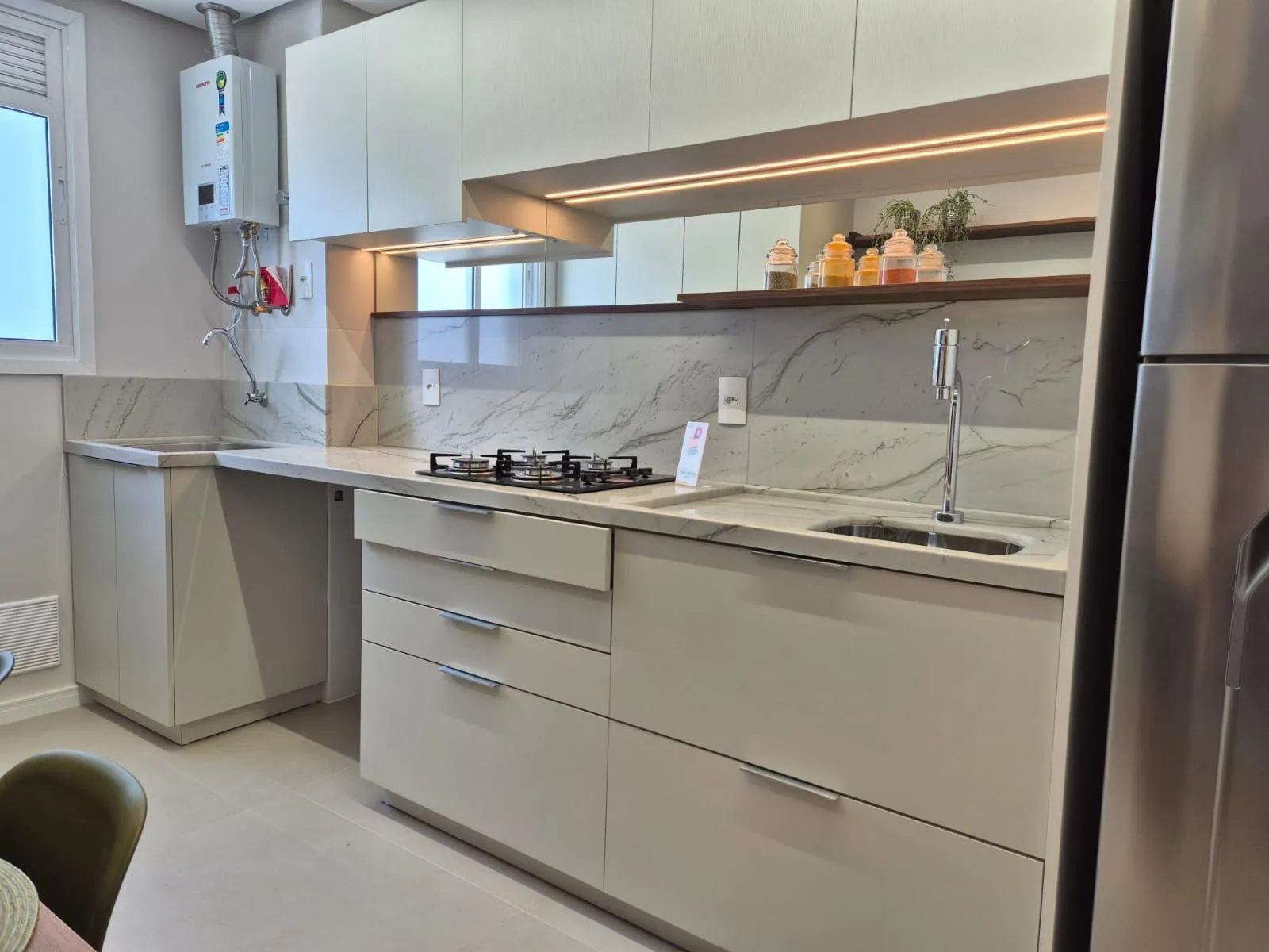Imagem Apartamento 2 Dormitórios, Decorado e com Vaga de Garagem | Pronto para Morar!