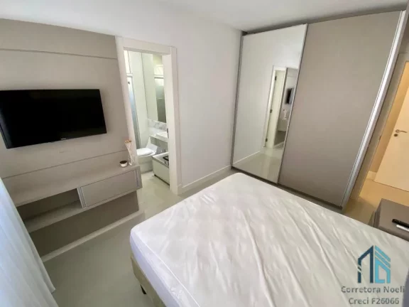 Imagem Apartamento 03 suítes, 02 vagas, andar alto ensolarado no Centro de Balneário Camboriú SC