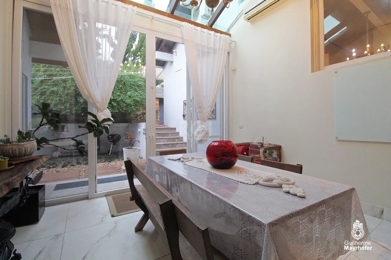 Imagem Casa para Venda - 650m², 4 dormitórios, sendo 3 suites, 4 vagas - Chácara das Pedras