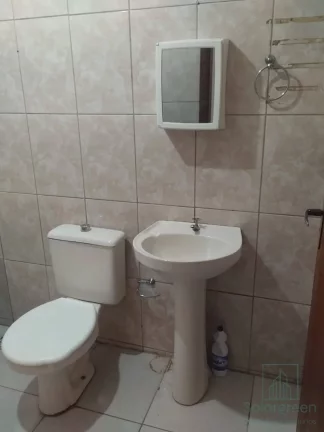 Imagem Casa com 2 Quartos e 1 Banheiro para Alugar, 70 m², por R$ 2.000/mês