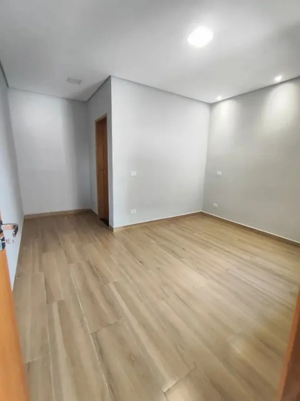 Imagem Casa em Condomínio à Venda em Sorocaba-SP, Horto Florestal: 3 Quartos, 1 Suíte, 1 Banheiro, 2 Vagas, 115,08m²