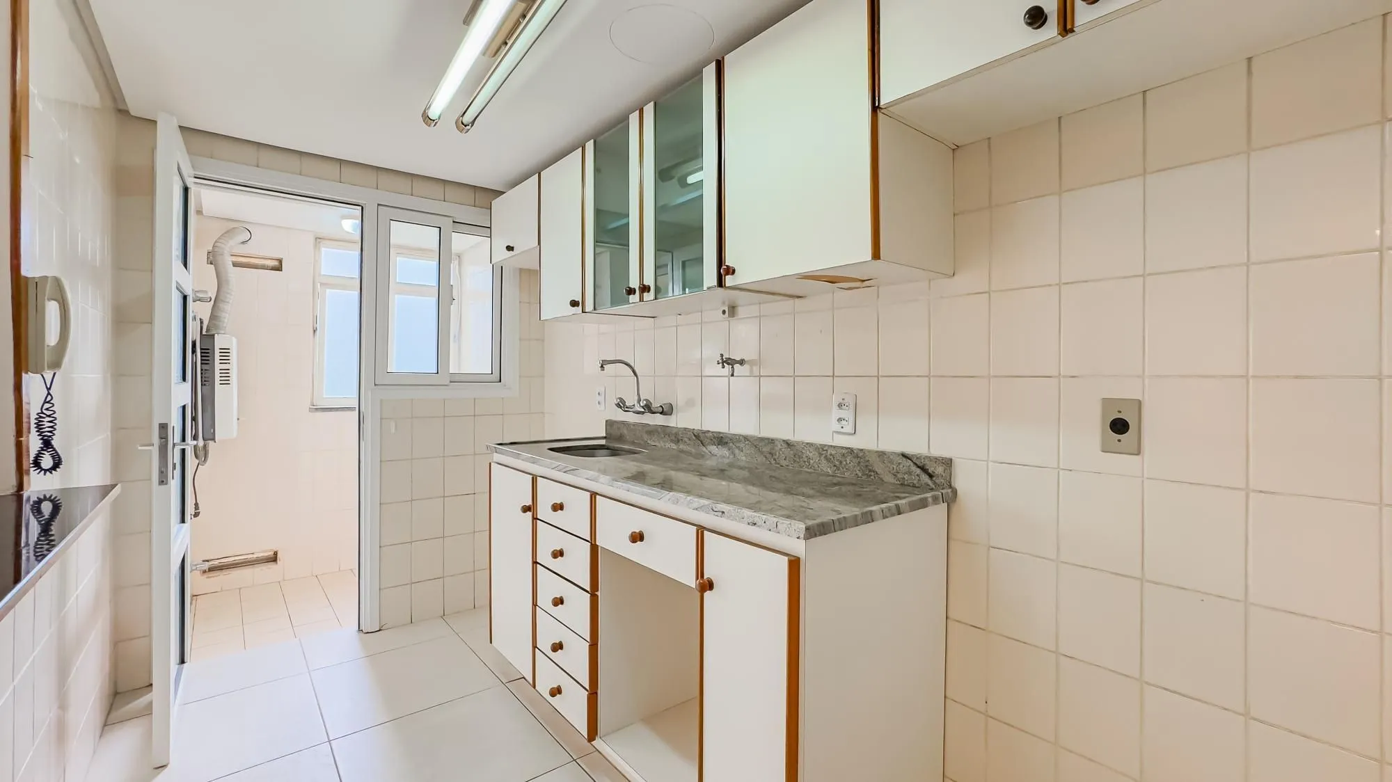 Imagem Apartamento com 3 Quartos (1 suíte) à venda, 76m² - Boa Vista