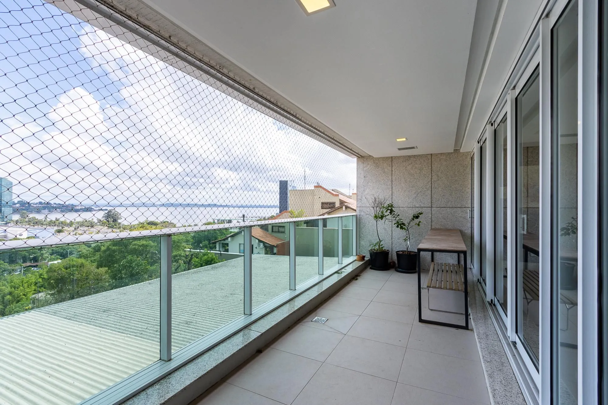 Imagem Apartamento à venda, com 3 dorm, 2 suítes, 2 vagas - bairro Cristal