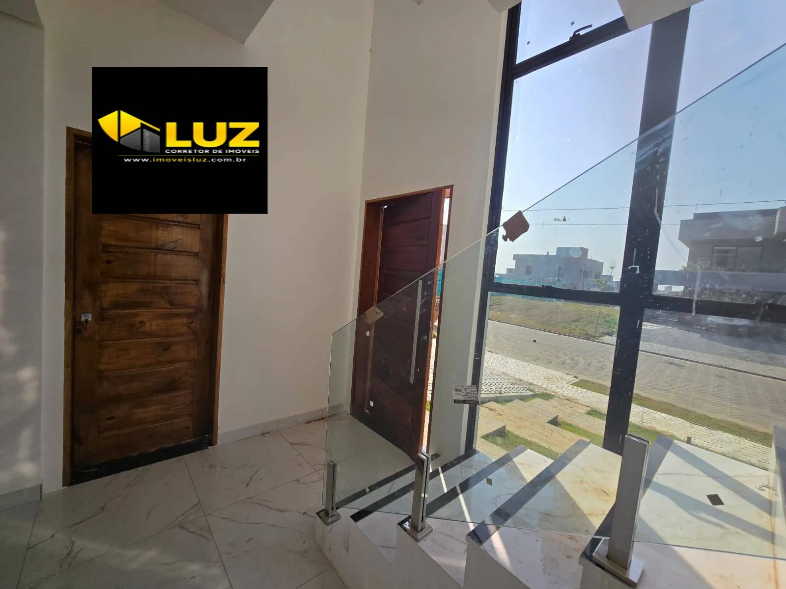 Imagem GRANDE OPORTUNIDADE!! Linda casa na Cidade Alphaville no Terras 4.