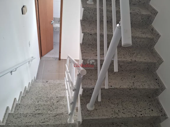 Imagem Belo sobrado em Vilagio no bairro do Marapé com 2 suítes, garagem privativa a venda por R$ 695.000,00