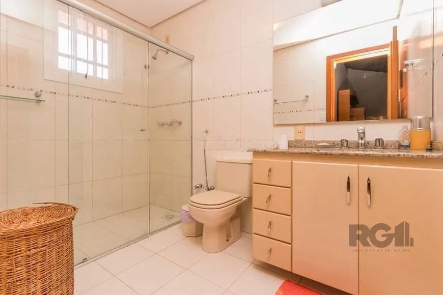 Imagem Casa de 380m² - 4 dormitórios, 2 suítes, 4 vagas no bairro Bom Jesus