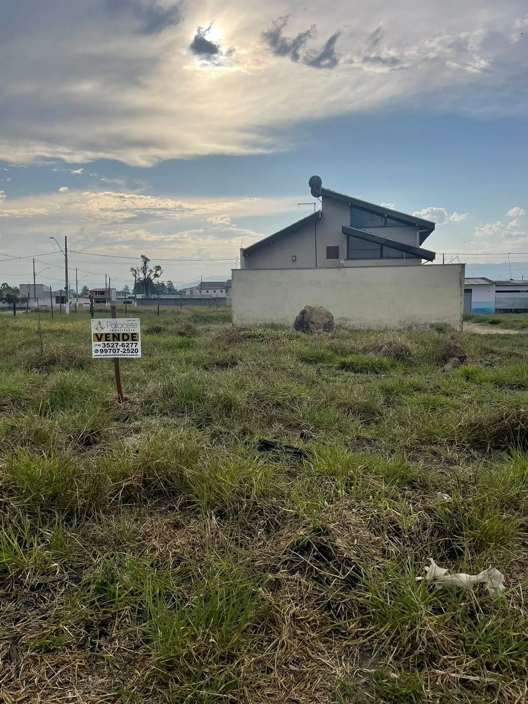 Imagem Terreno à venda 200M², Cesar Park, Pindamonhangaba - SP