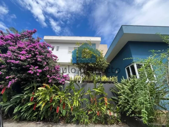 Imagem Casa de alto padrão com arquitetura linda e moderna!