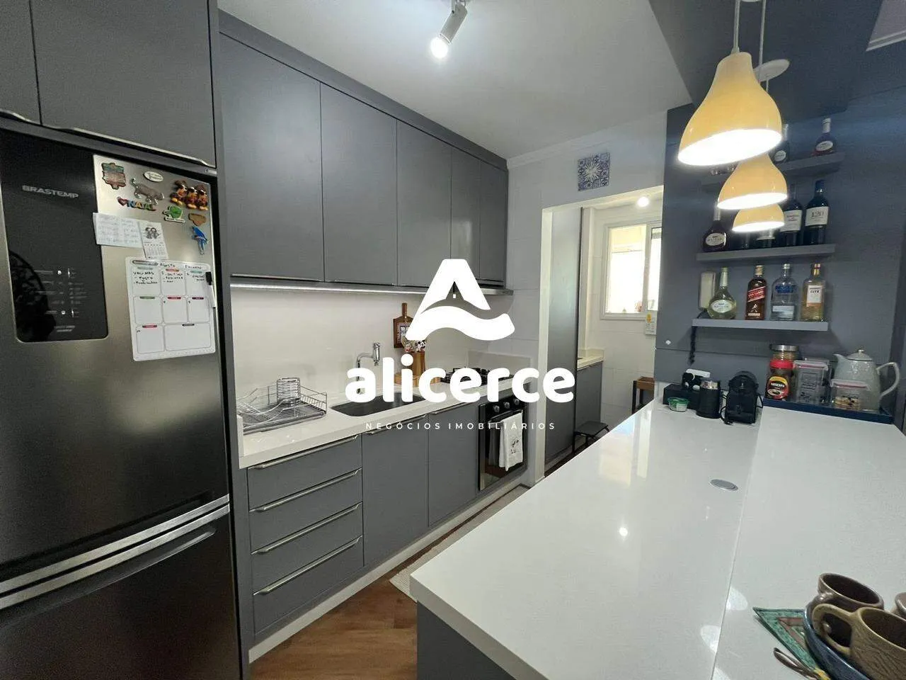 Imagem Apartamento à Venda - 3 Dorimitórios I 1 Suíte I Garagem Dupla i Semi mobiliado - no Coração do Estreito