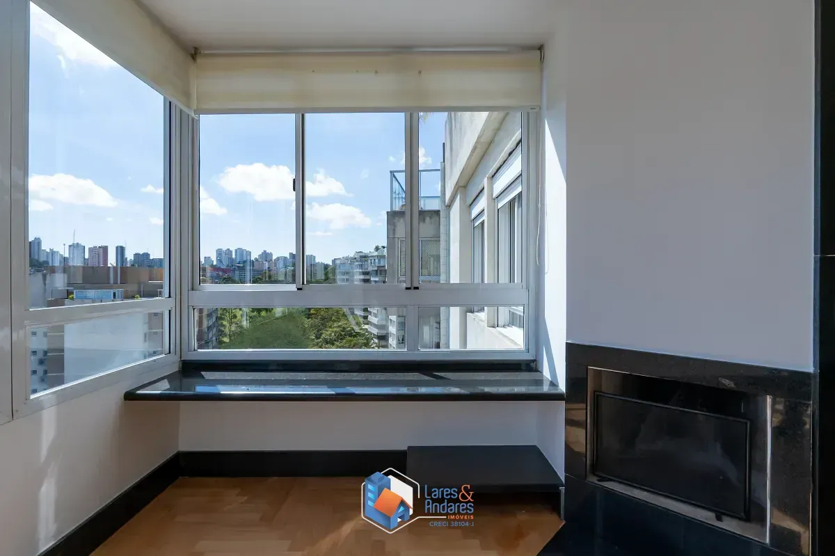 Imagem Cobertura para venda em Paraíso do Morumbi com 3 quartos, sendo 2 suítes, 236m²