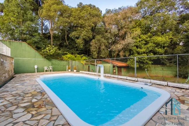 Foto do imóvel Casa Alto Padrão, amplo terreno, 03 quartos c/suíte, piscina, 8 vagas, em Santa Felicidade Curitiba PR