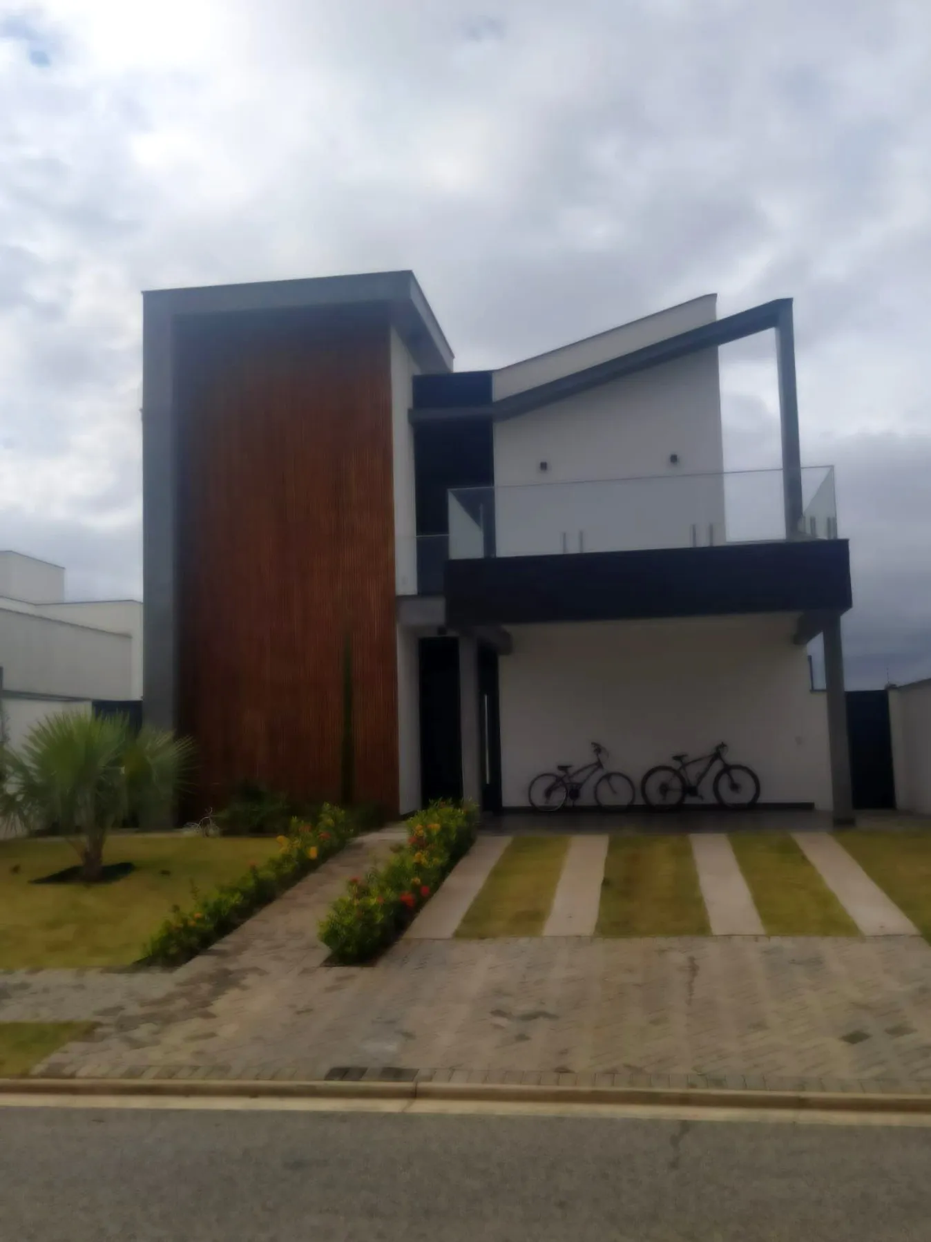 Imagem Casa para Locação e Venda com 3 suítes no Alphaville 1