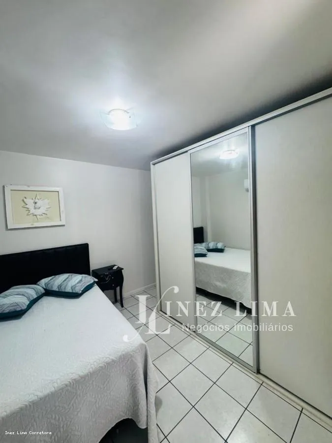 Imagem Aluguel por Diária para Temporada em Itapema, Meia Praia, 3 dormitórios, 1 suíte, 2 banheiros, 1 vaga