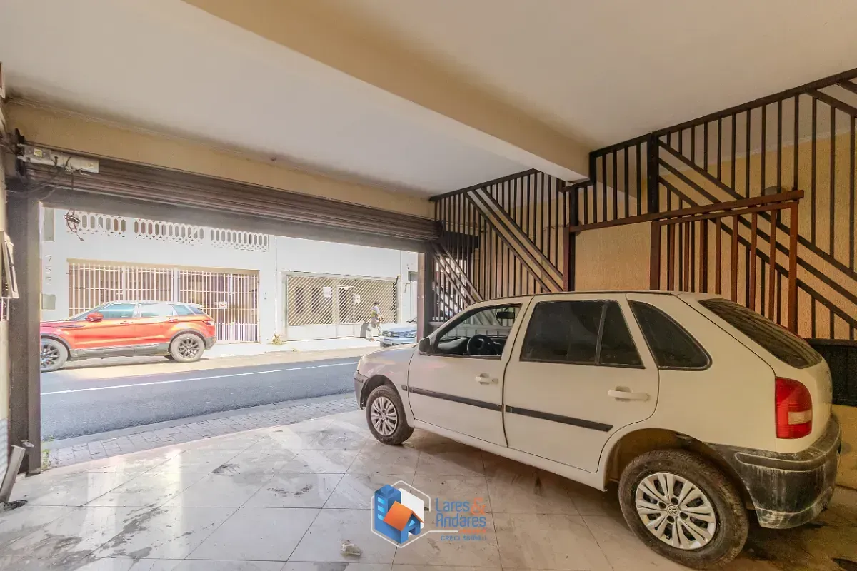 Imagem Casa para venda em Vila Ema com 7 quartos, sendo 1 suíte, 450m²