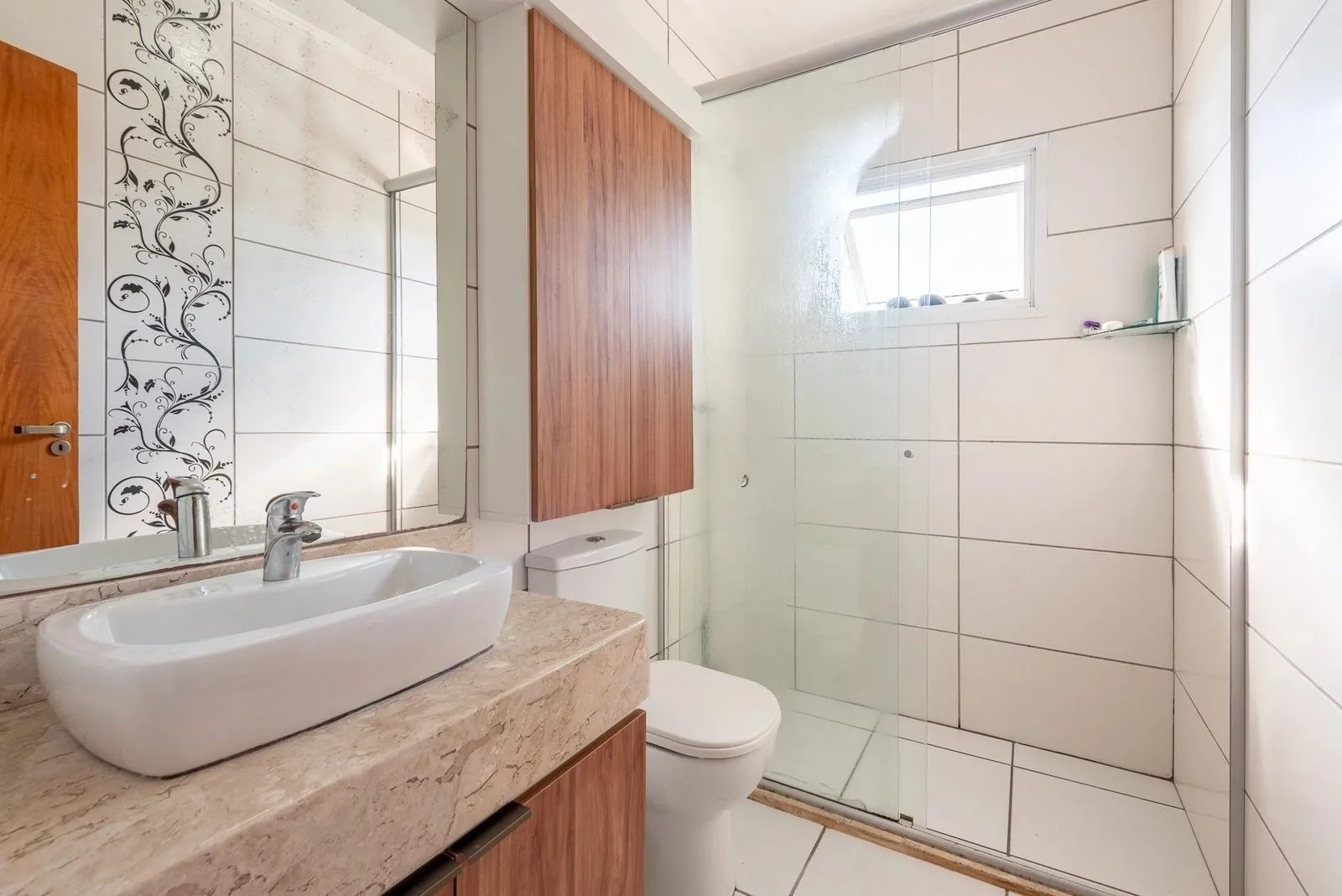 Imagem Sobrado moderno com 3 dor, suíte, piscina e espaço gourmet no Jardim Itu