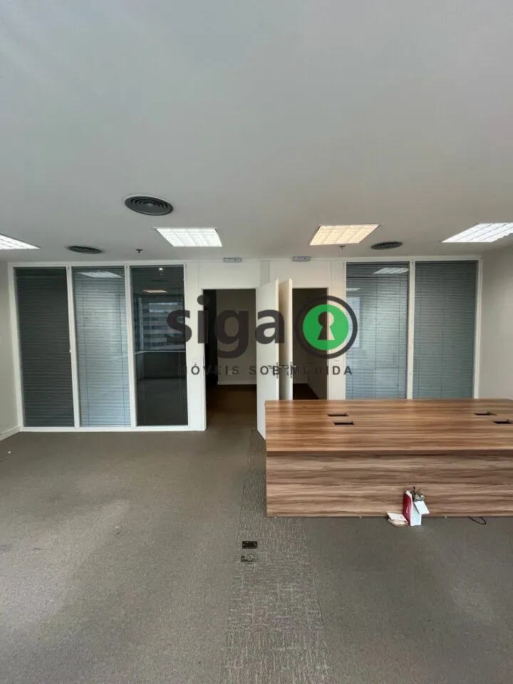 Imagem Sala Comercial e 4 banheiros à Venda, 292 m² por R$ 41.000,00