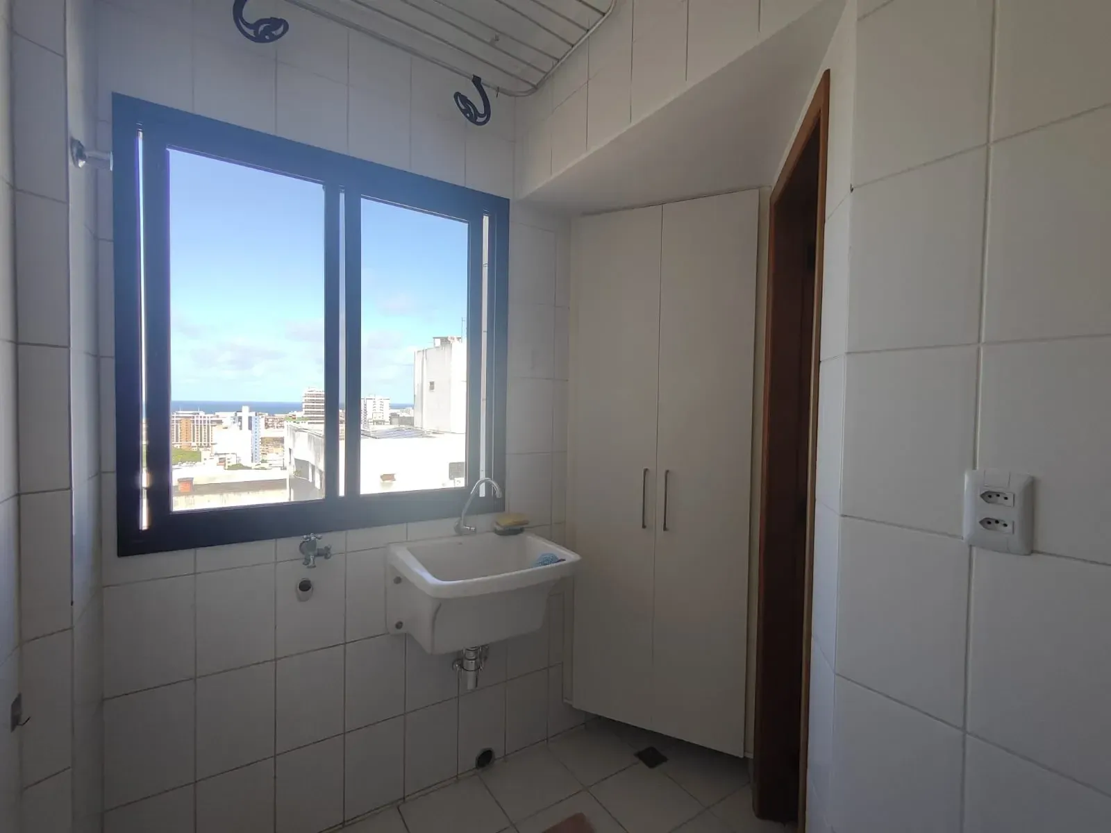 Foto do imóvel: Apartamento com 3 Quartos para Alugar, 84 m² em Avenida Professor Manoel Ribeiro, nº 1361. Stiep, Salvador - BA