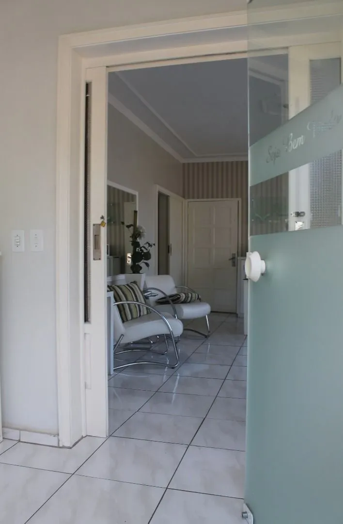 Imagem Casa para Venda - 221m², 3 dormitórios, sendo 1 suites, 4 vagas - Tristeza
