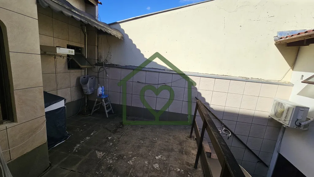Imagem Casa no Bairro Santo Antônio com 167 m², 4 Dormitórios e 2 Suítes em Rua Tranquila 
Localizada n...