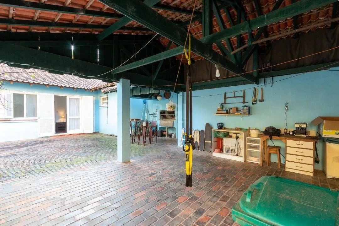 Imagem Casa para Venda - 292.21m², 4 dormitórios, sendo 2 suites, 3 vagas - Tristeza