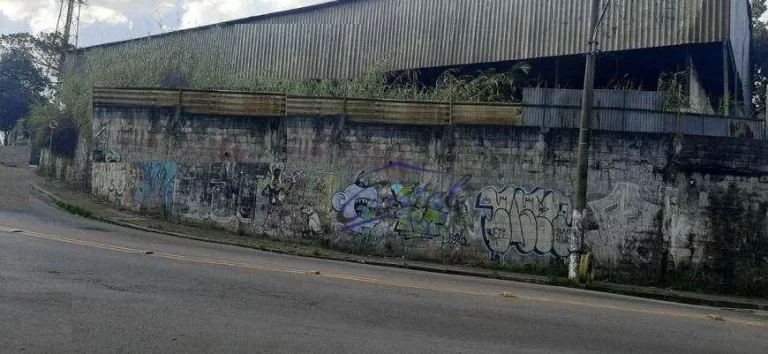 Imagem Oportunidade - Excelente terreno com 2.180 m² em ZM - Zona Mista. Ótimo para construtores!