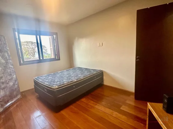 Imagem Ótima casa com 4 Suítes, Piscina e Vista para o Mar no Centro de Florianópolis Localizada no cent...