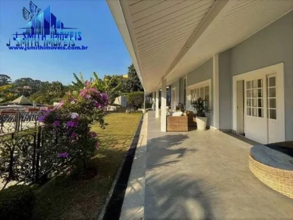 Imagem Linda casa contemporânea, integrada, com ótimo acabamento.
- Pé direito alto, envidraçada, bem a...