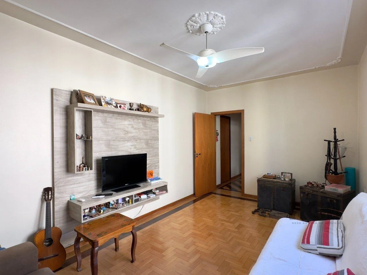 Imagem APARTAMENTO 3 DORMITÓRIOS, DE FRENTE E REFORMADO, NO CENTRO HISTÓRICO
