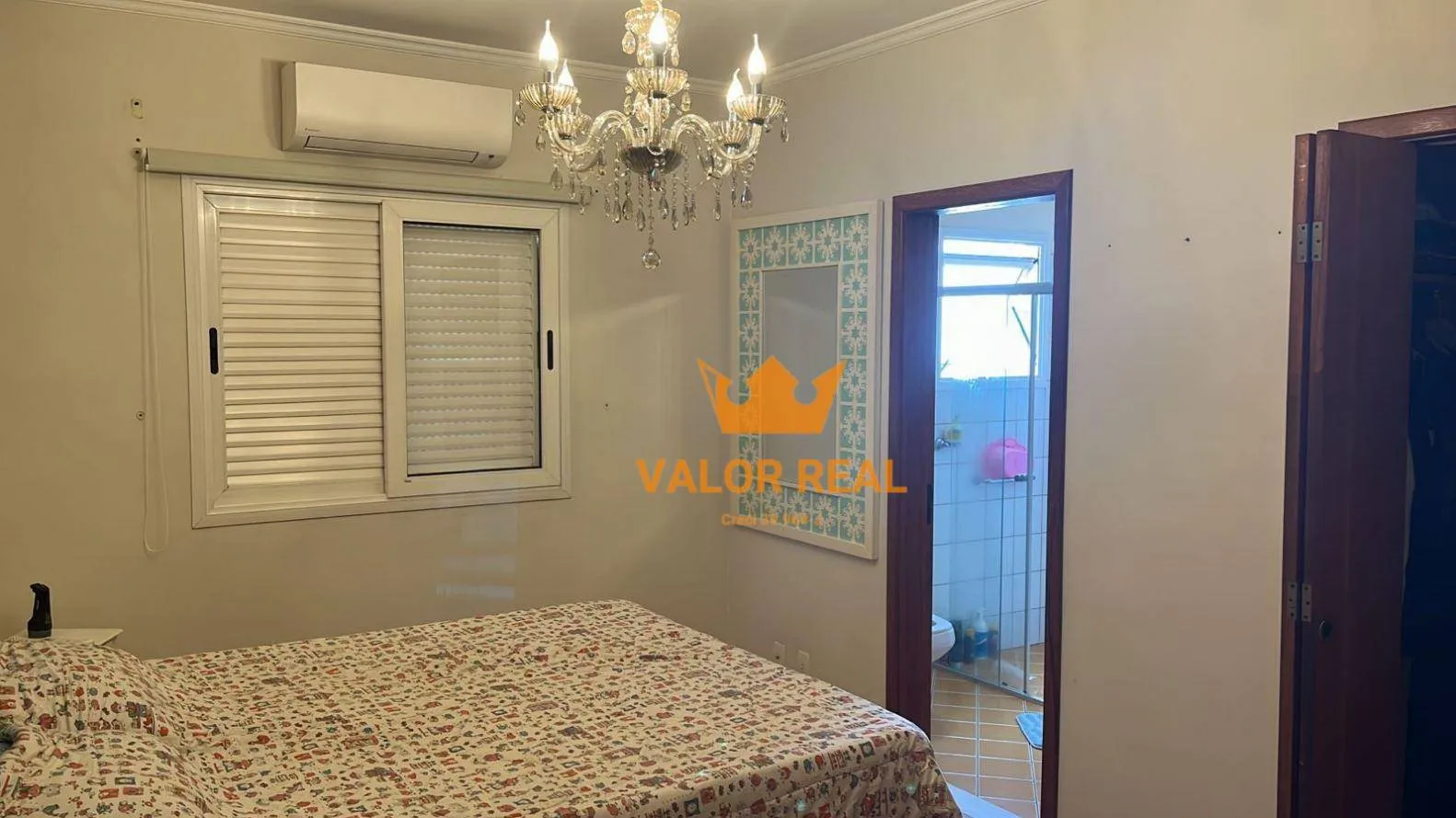 Imagem Casa de noivos em rua tranquila e com segurança. AT 394 m2, 3 Dorm, 2 Suites, Salão de Festas, R$ 790.500