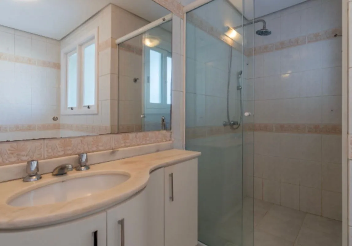 Imagem Casa Ampla em Condomínio com Acesso ao Rio - 3 Dormitórios e Excelente Infraestrutura