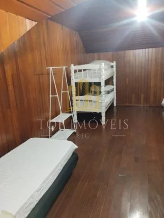 Imagem Belissima Casa Estilo Suiço 203m² 4 Dormitórios 2 Banheiros em Campos do Jordão