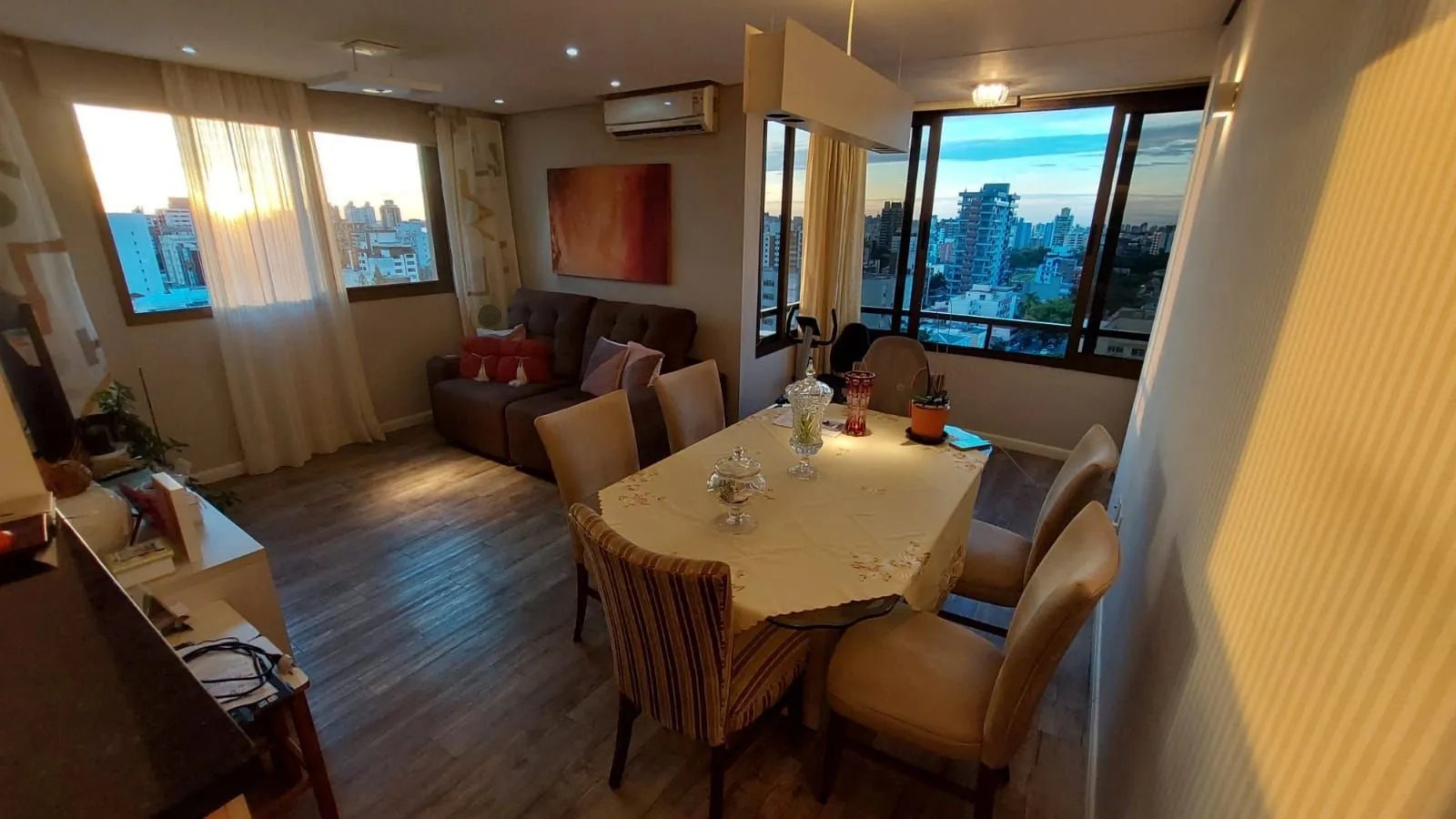 Imagem APARTAMENTO 2 DORMITÓRIOS - 70,19 m² - 2 VAGAS - MENINO DEUS